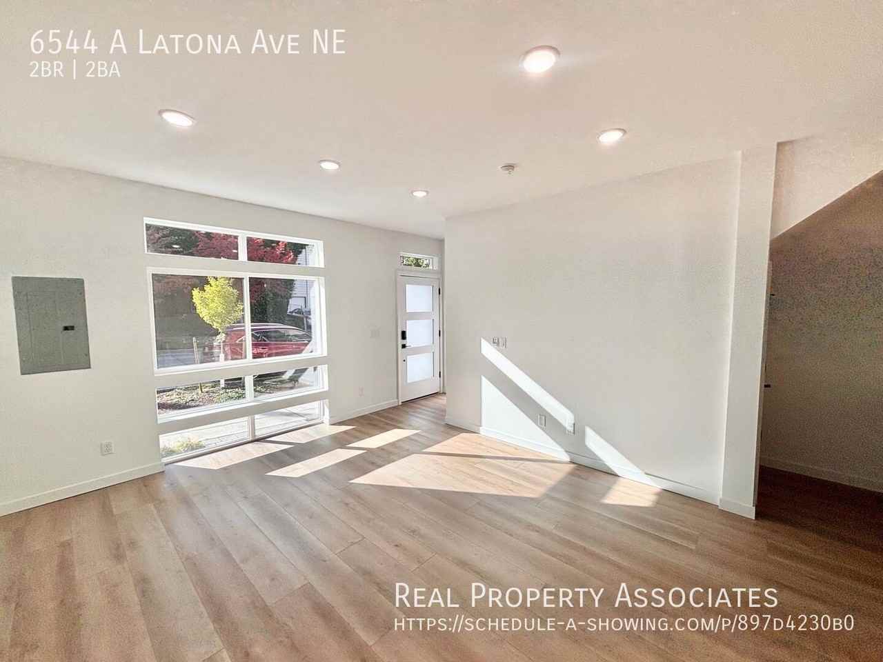 6544A Latona Ave Ne - Photo 6 of 28