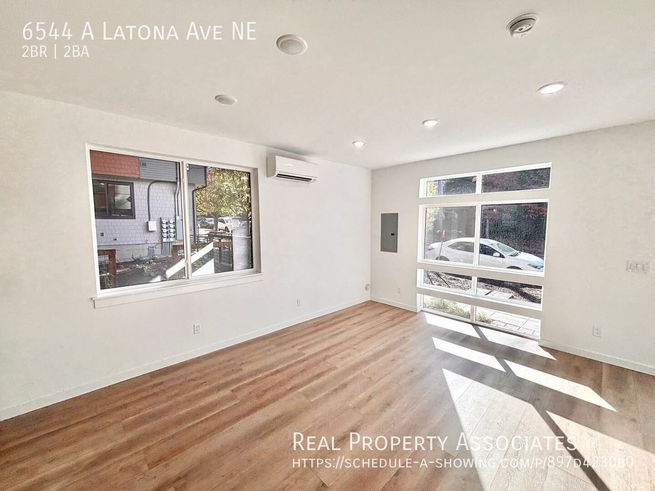 6544A Latona Ave Ne - Photo 7 of 28