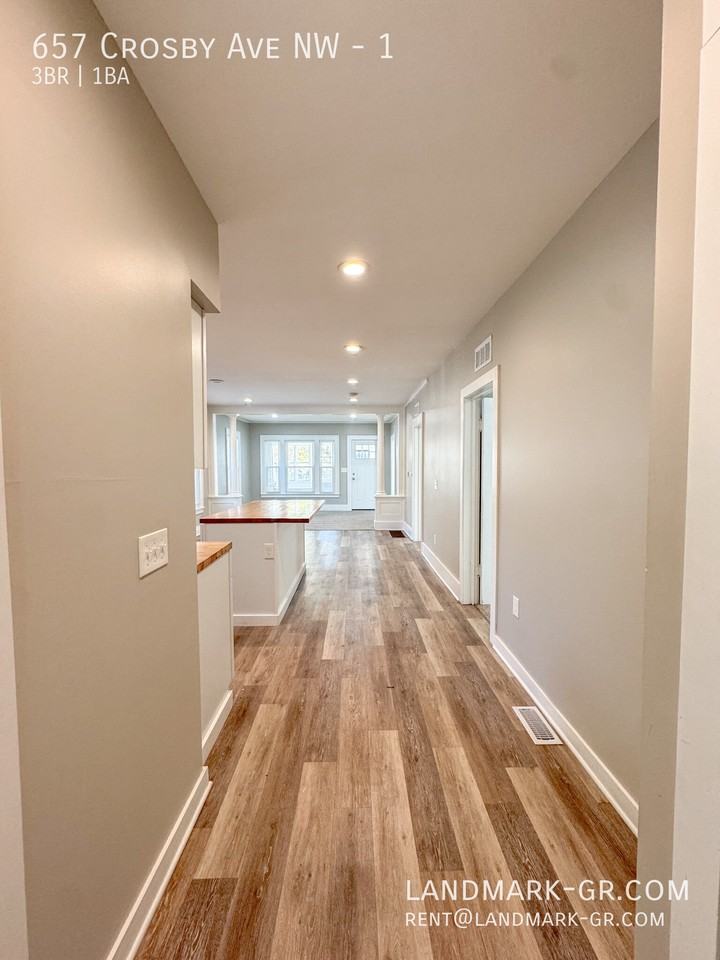 657 Crosby St Nw #1 - Photo 2 of 45