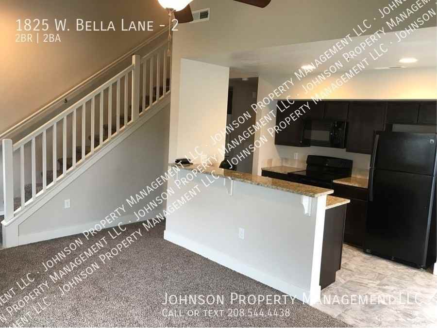 1825 W Bella Ln #2 - Photo 4 of 11