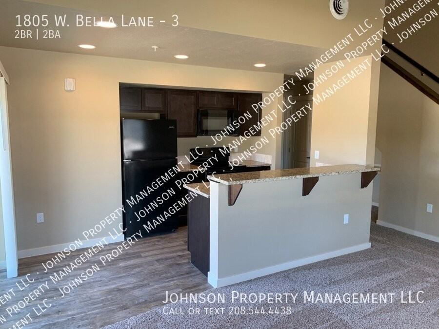 1805 W Bella Ln #3 - Photo 3 of 9