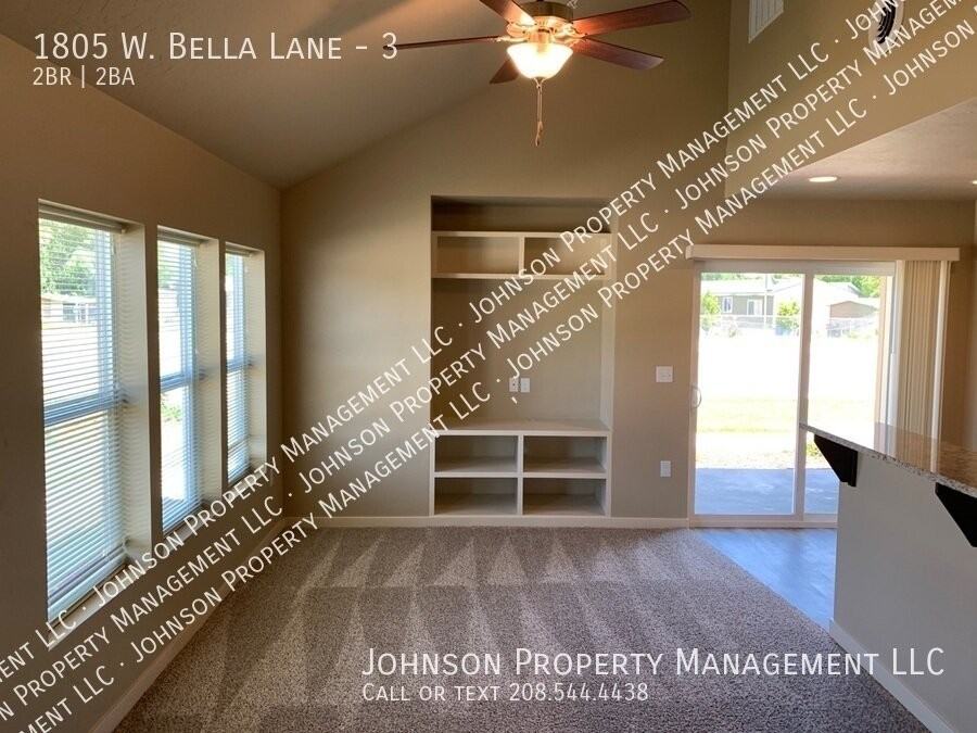1805 W Bella Ln #3 - Photo 4 of 9