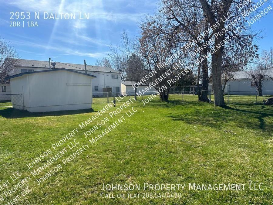 2953 N Dalton Ln - Photo 2 of 13
