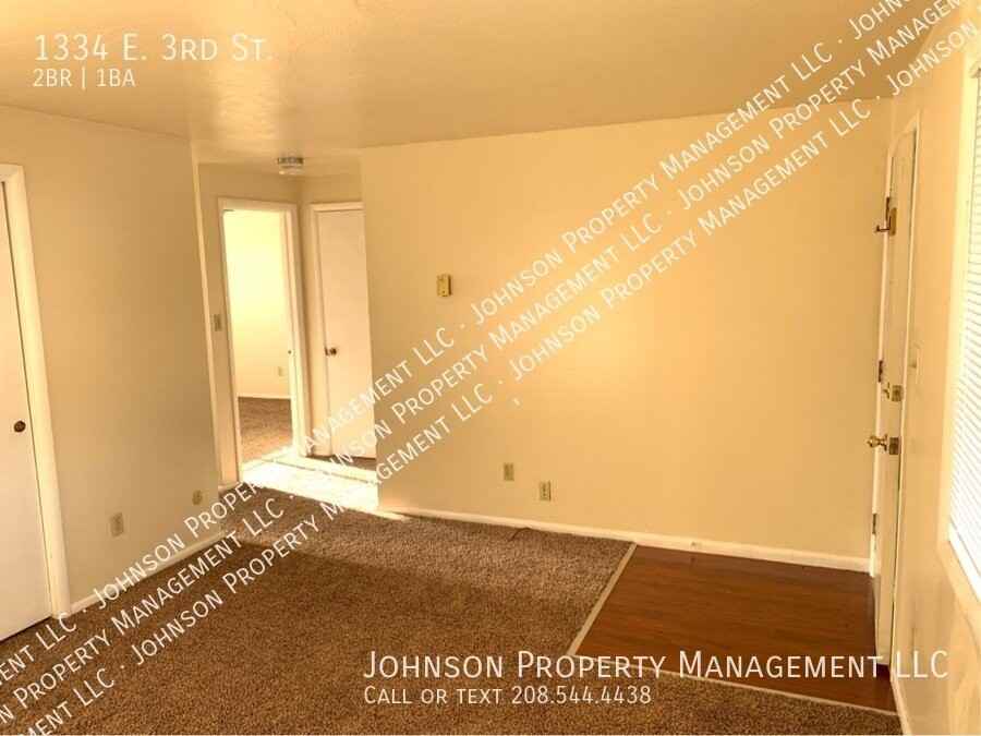1334 Ne 3rd St - Photo 4 of 12