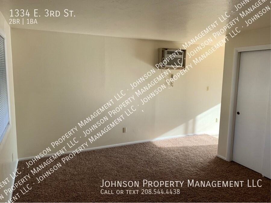 1334 Ne 3rd St - Photo 5 of 12