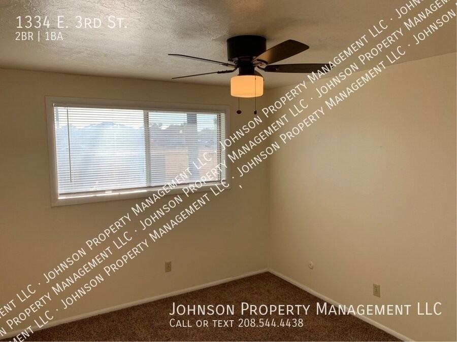 1334 Ne 3rd St - Photo 6 of 12