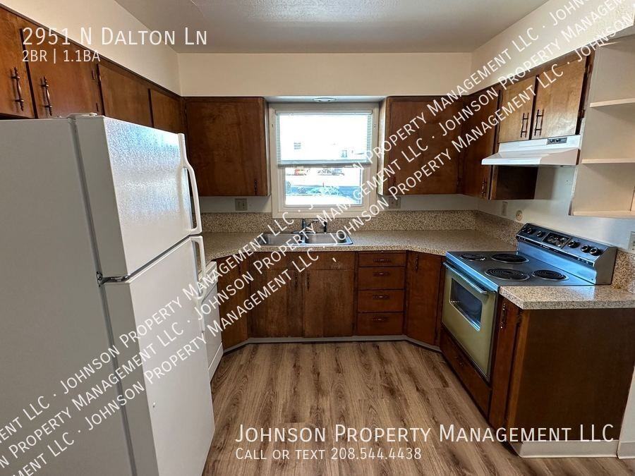 2951 N Dalton Ln - Photo 4 of 10