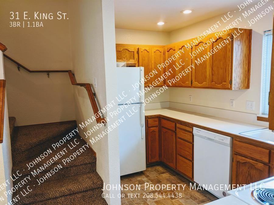 31 E King St - Photo 2 of 14