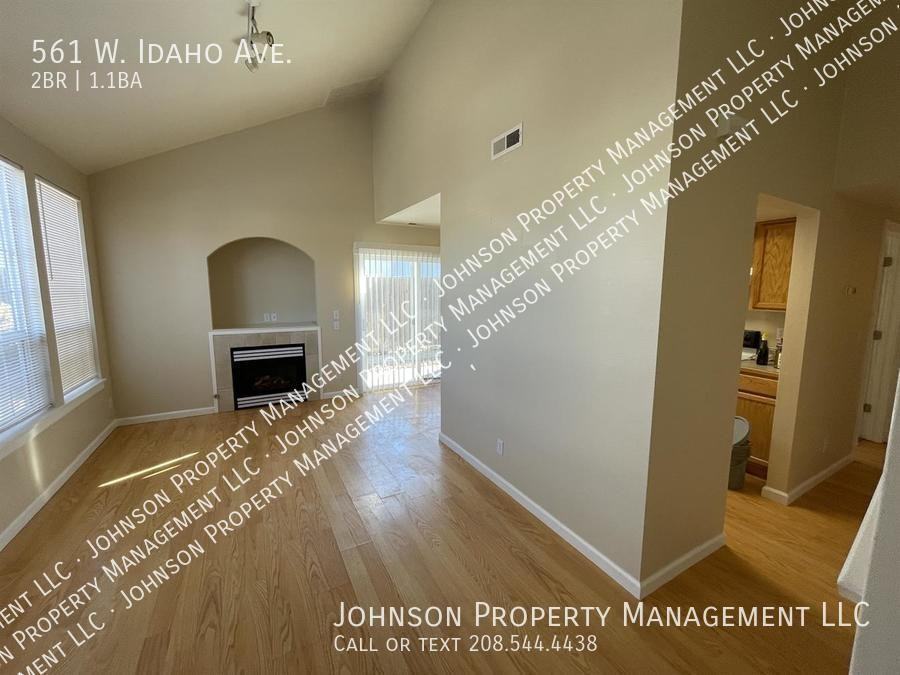 561 W Idaho Ave - Photo 4 of 12