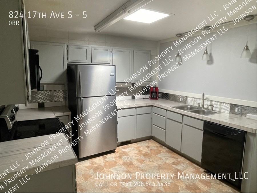 824 17th Ave S #5 - Photo 4 of 10