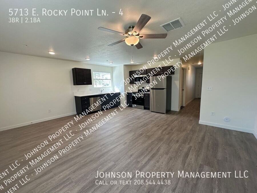 5713 E Rocky Point Ln #4 - Photo 3 of 20