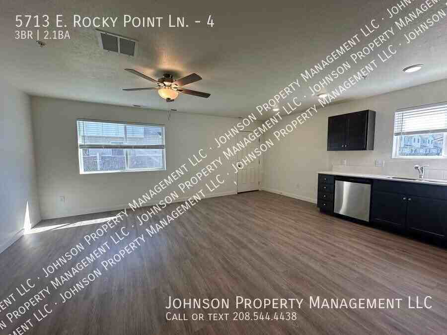 5713 E Rocky Point Ln #4 - Photo 4 of 20