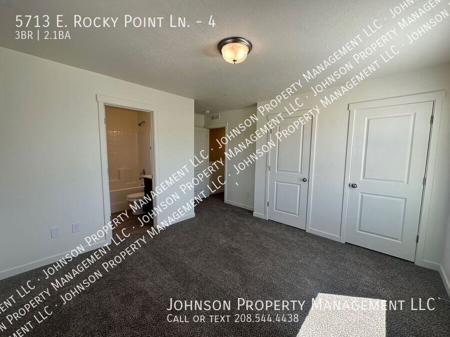 5713 E Rocky Point Ln #4 - Photo 7 of 20