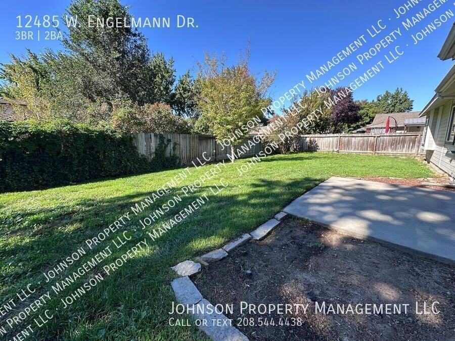 12485 W Engelmann Dr - Photo 2 of 17