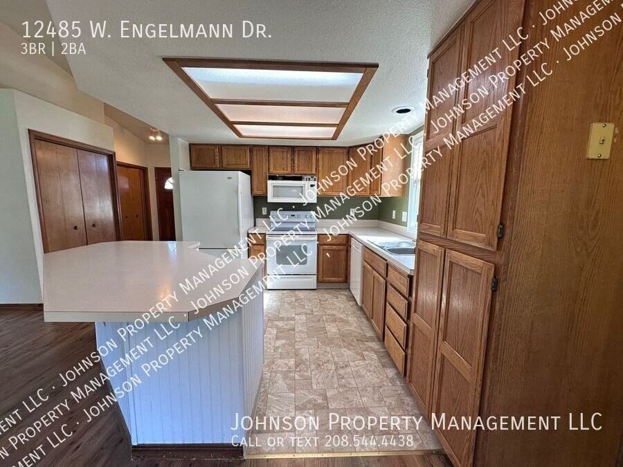 12485 W Engelmann Dr - Photo 4 of 17