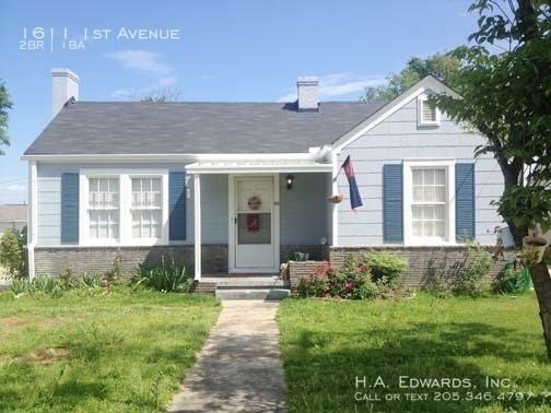 1611 1st Ave - Photo 2 of 2