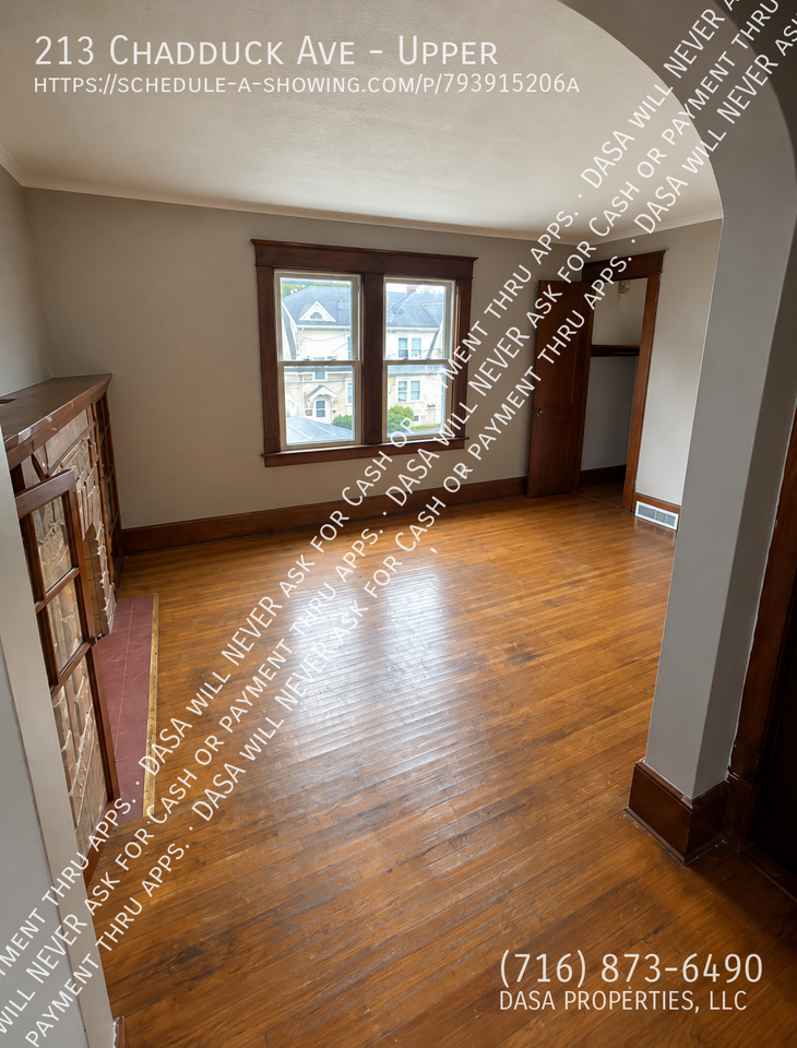 213 Chadduck Ave - Photo 3 of 7