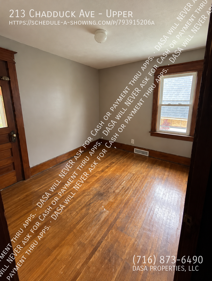 213 Chadduck Ave - Photo 6 of 7