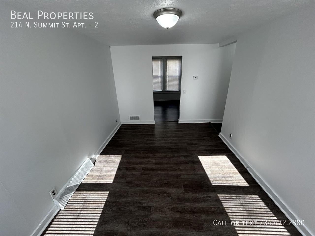 214 N Summit St #2 - Photo 4 of 11