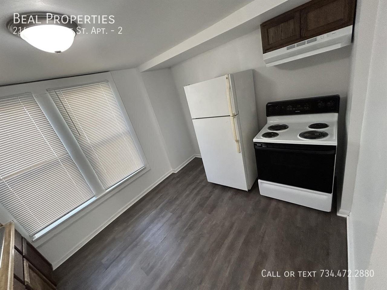 214 N Summit St #2 - Photo 6 of 11