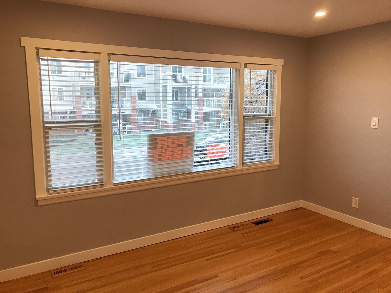 1826 - 1826 34 Ave Sw - Photo 2 of 10