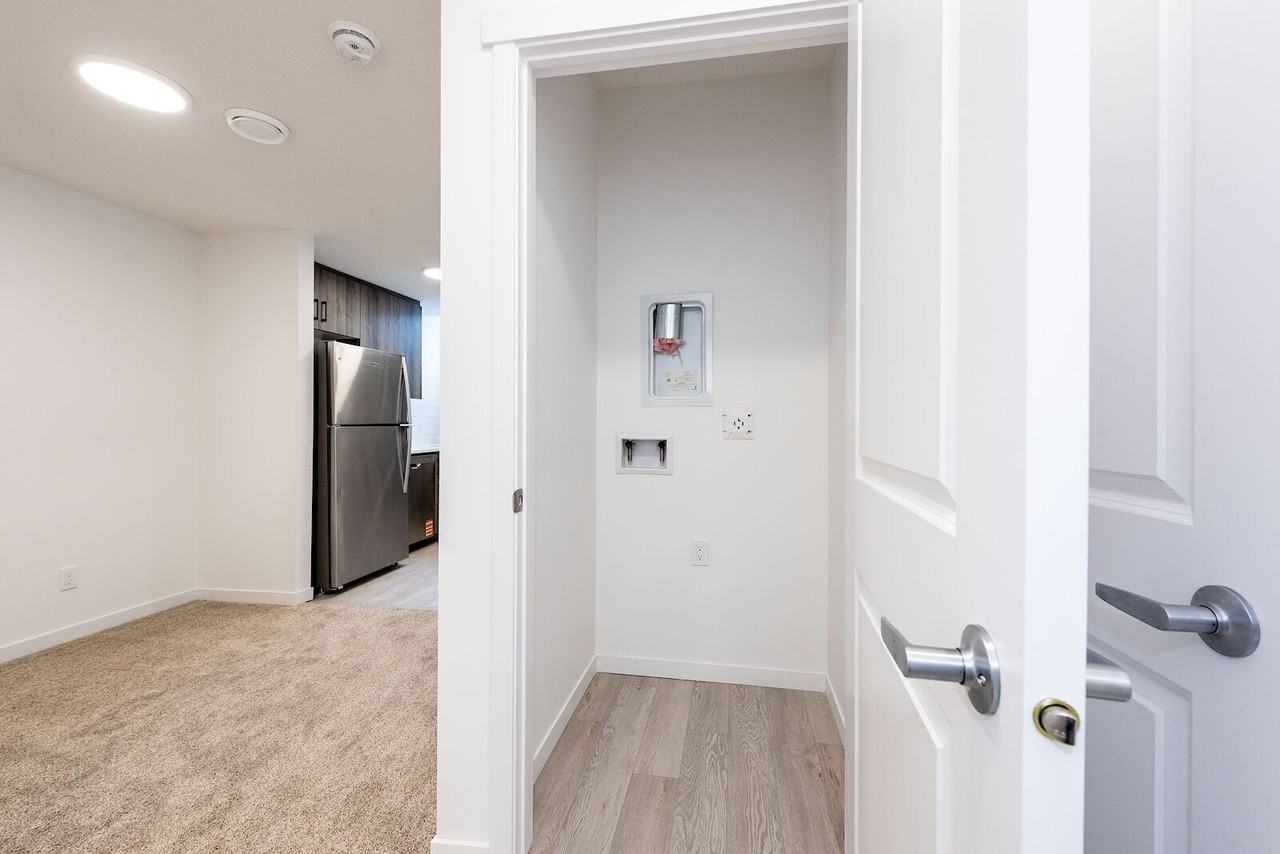 400 Hotchkiss Dr Se - Photo 2 of 15