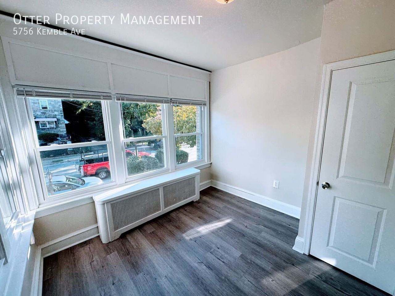 5756 Kemble Ave - Photo 7 of 34
