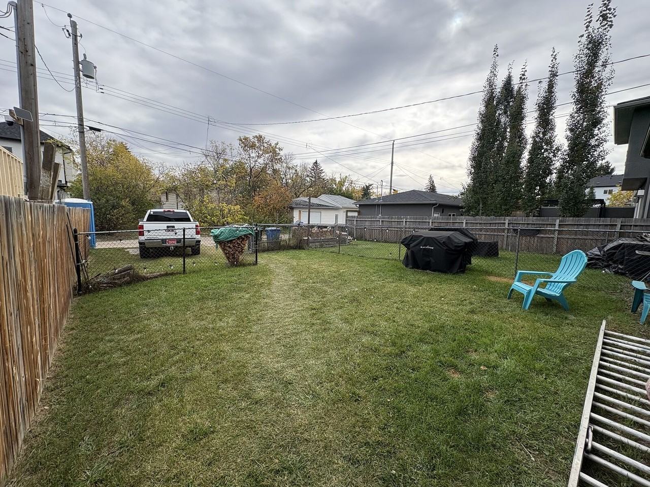 4620 80 St Nw - Photo 4 of 26
