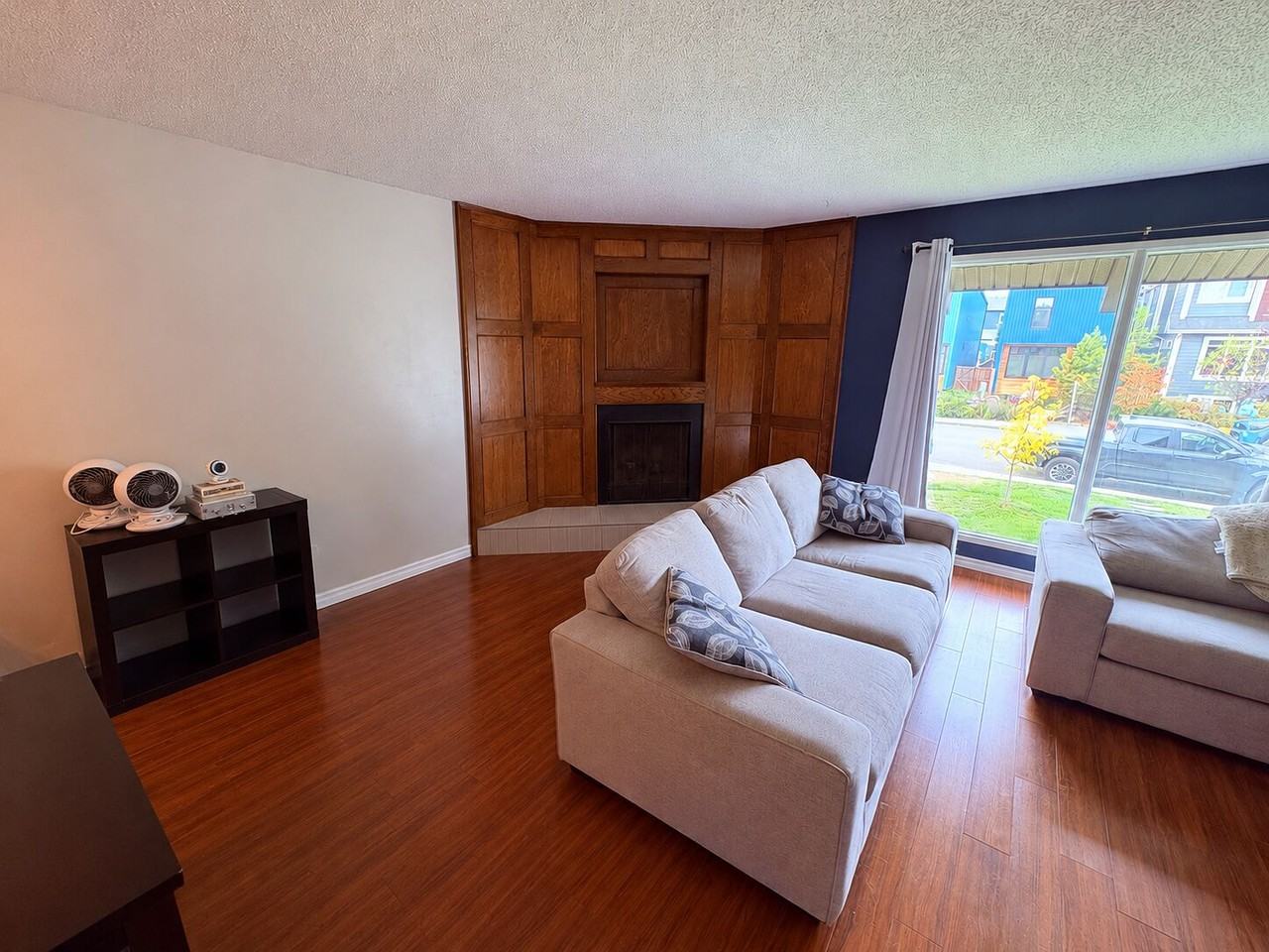 4620 80 St Nw - Photo 7 of 26