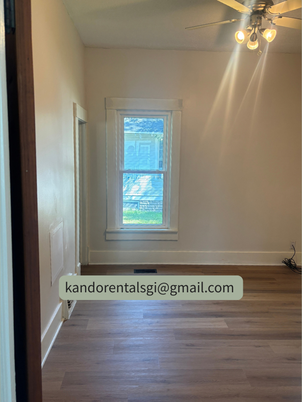 909 W 10th St #NA - Photo 7 of 9