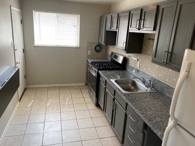 2017 Bellevue Ave #4 - Photo 2 of 9