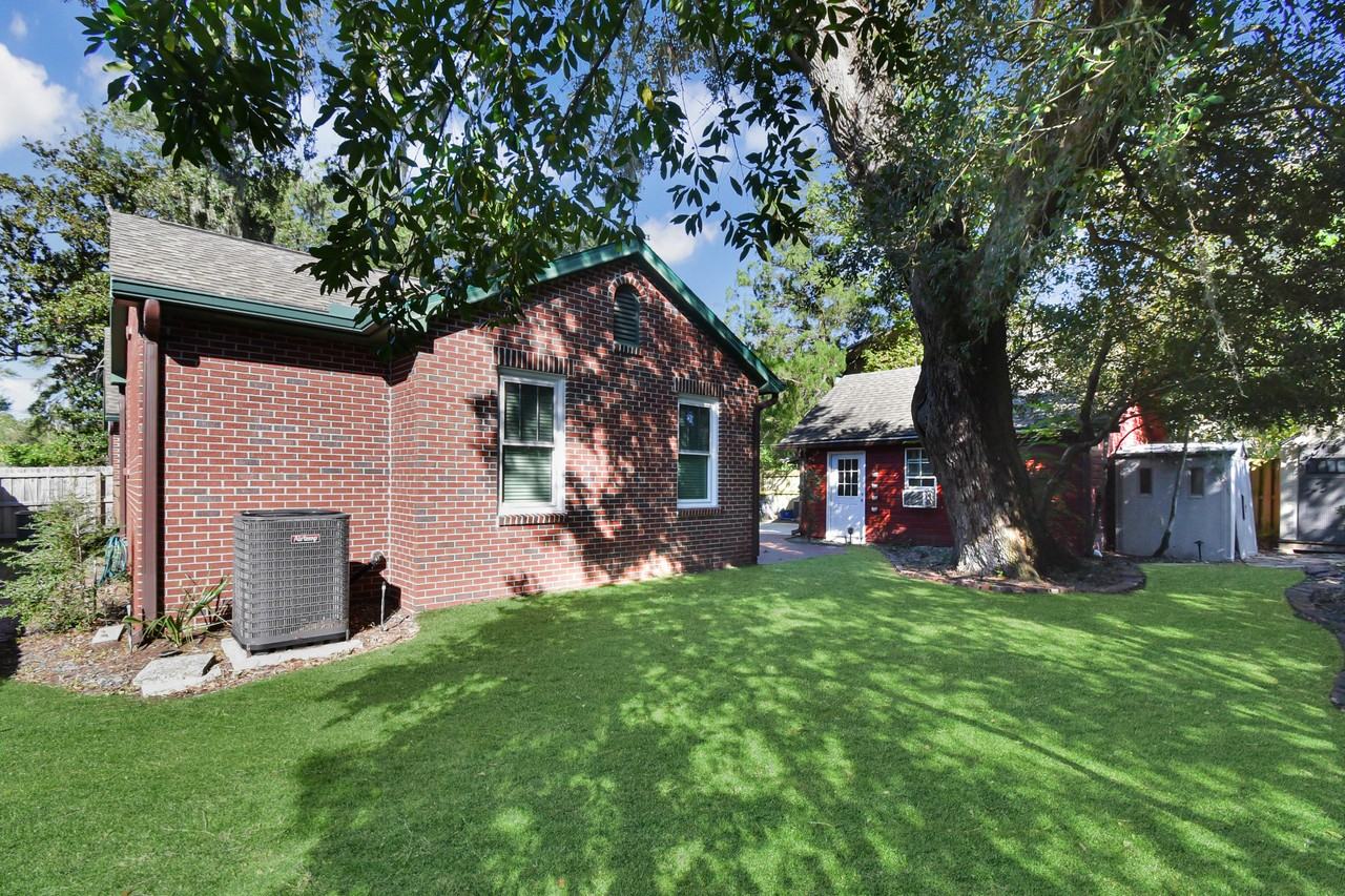1334 Inwood Ter #NA - Photo 4 of 41