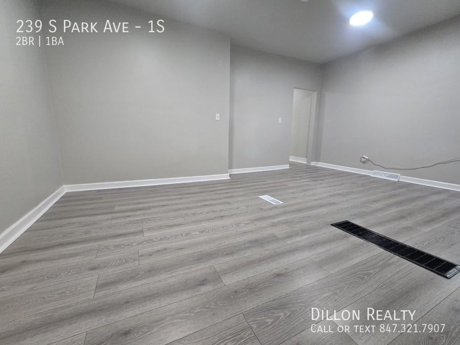 239 S Park Ave #1S - Photo 3 of 12