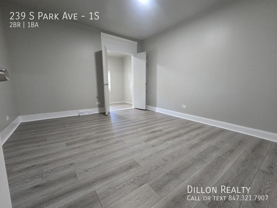 239 S Park Ave #1S - Photo 4 of 12