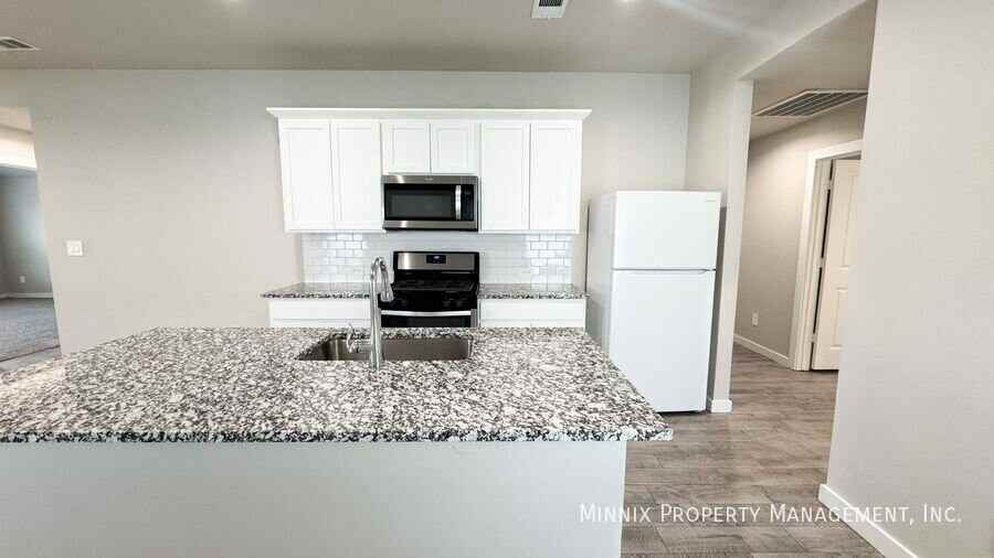 4706 126th St - Photo 6 of 39
