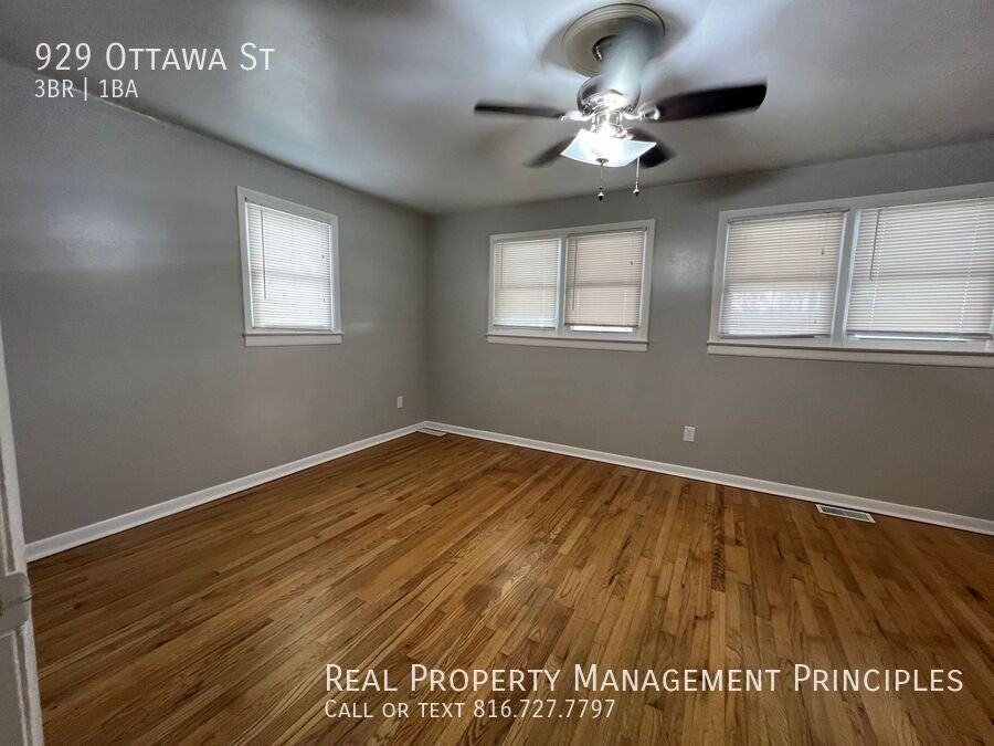 929 Ottawa St - Photo 6 of 12