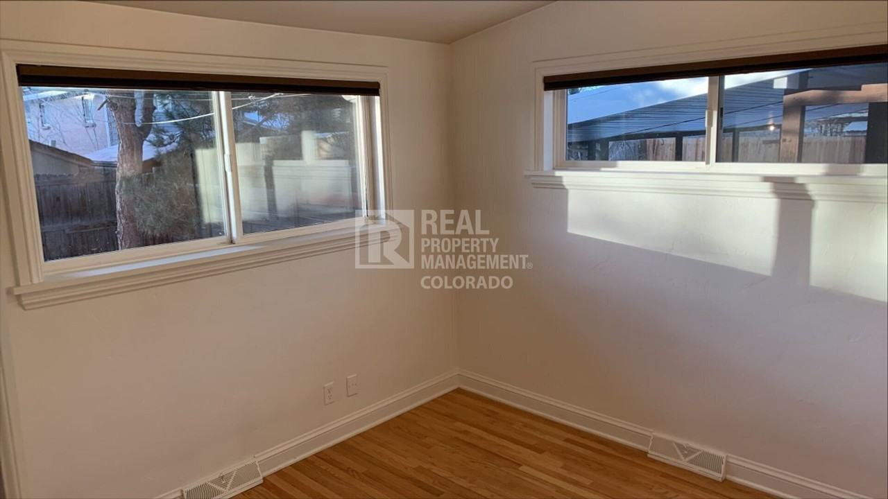 1365 Quentin St - Photo 6 of 18