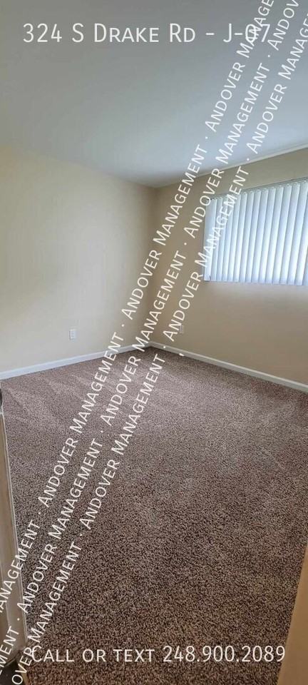 324 S Drake Rd #J07 - Photo 4 of 50