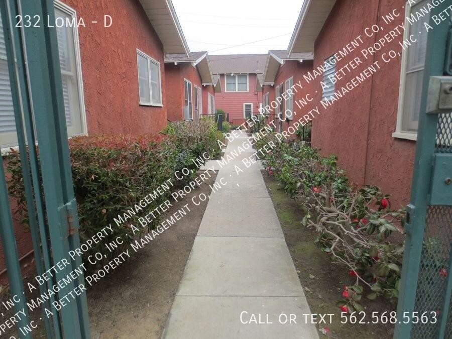 232 Loma Ave #D - Photo 3 of 16