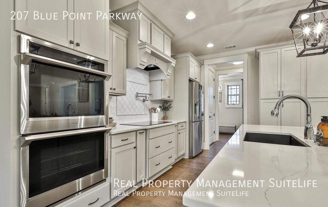 207 Blue Point Pkwy - Photo 2 of 28