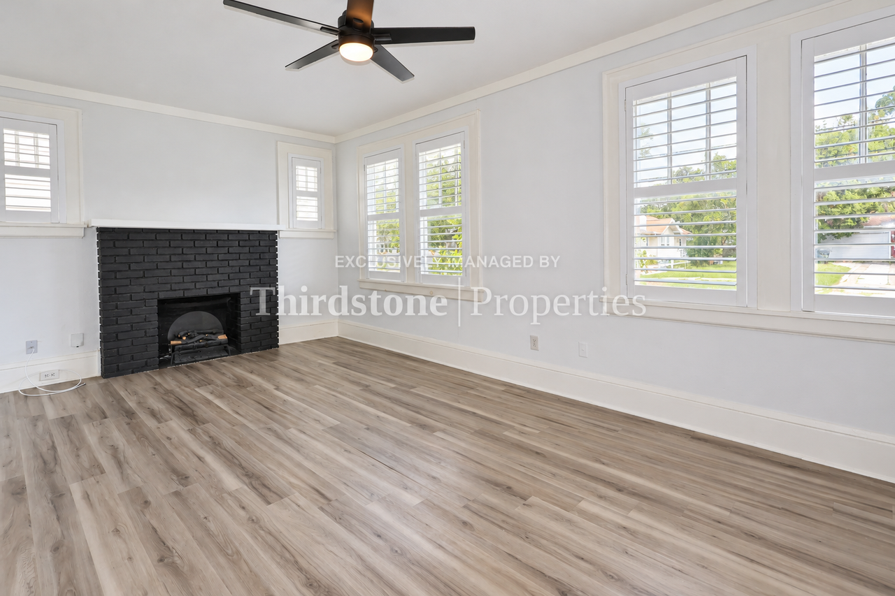 2648 Ernest St - Photo 2 of 27