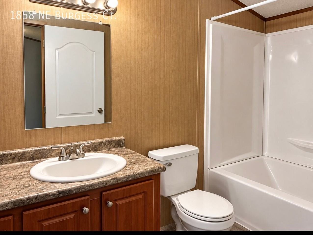 1858 Ne Burgess Ct - Photo 5 of 13