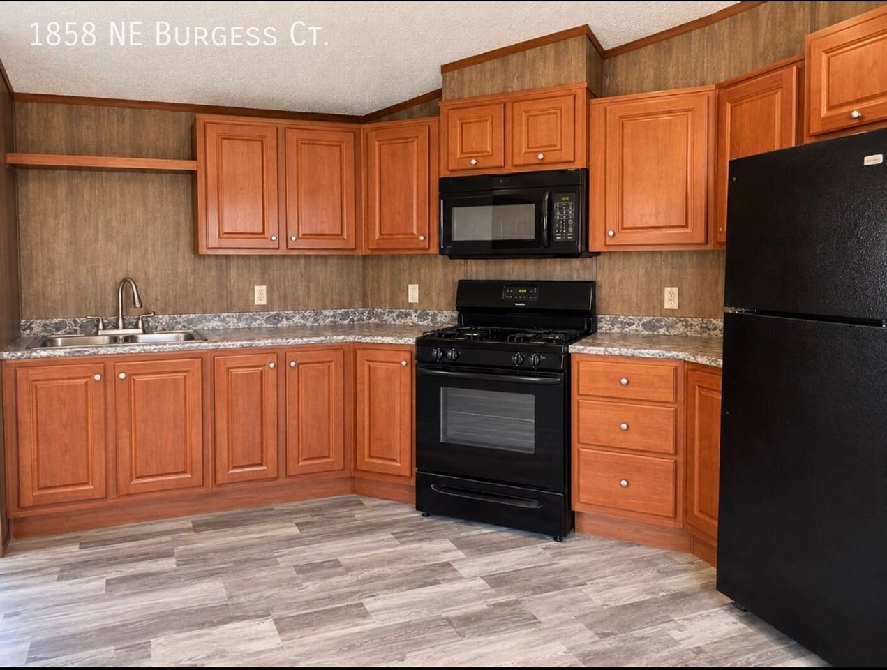 1858 Ne Burgess Ct - Photo 6 of 13