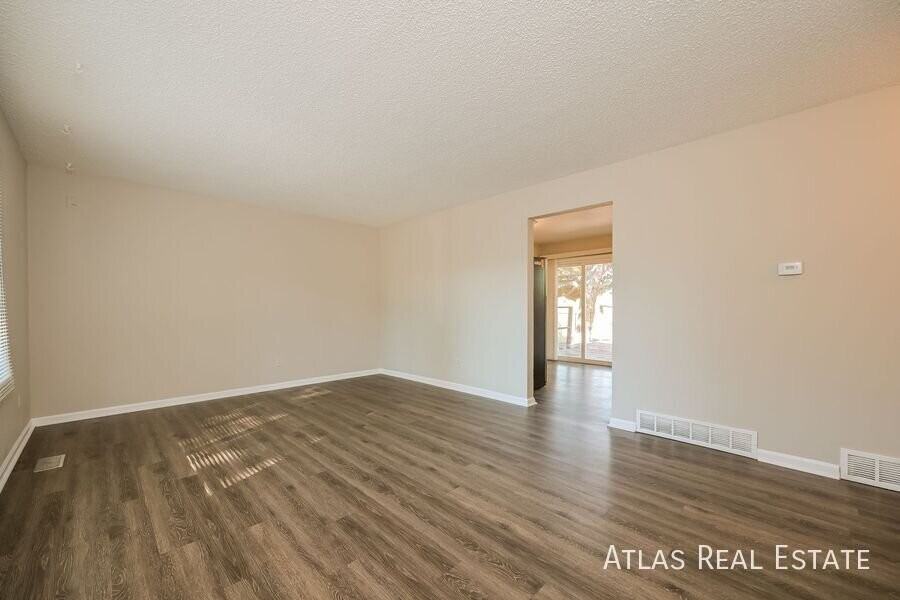 14955 E Columbia Dr - Photo 3 of 37