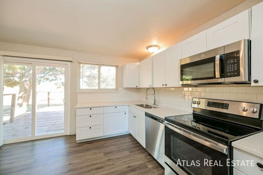14955 E Columbia Dr - Photo 4 of 37