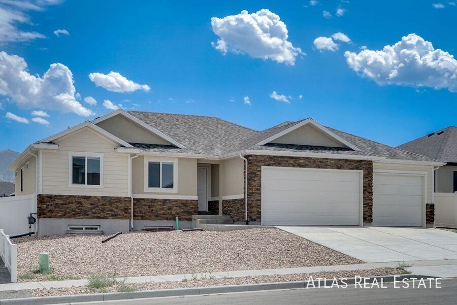 1092 N Providence Way - Photo 3 of 31