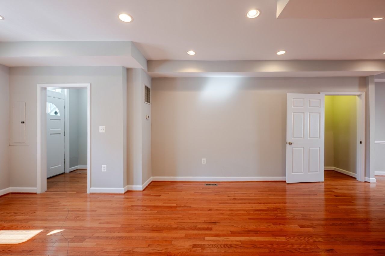 1209 Ingraham St Nw - Photo 4 of 42
