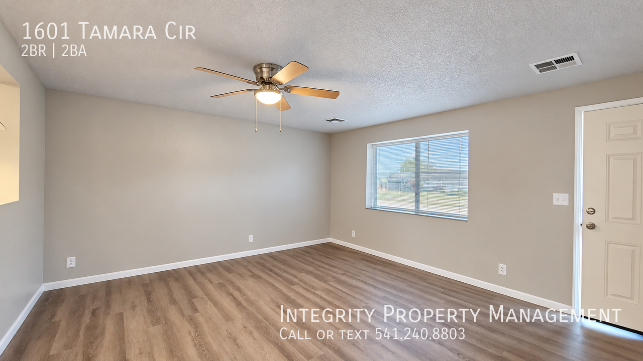 1601 Tamara Cir - Photo 4 of 17