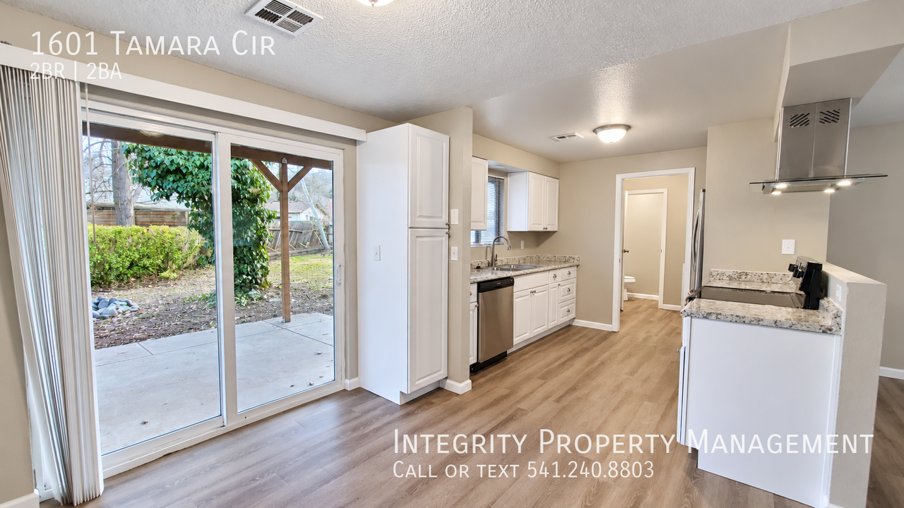 1601 Tamara Cir - Photo 6 of 17