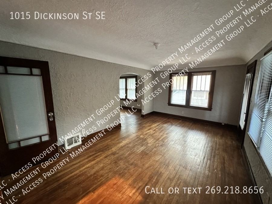1015 Dickinson St Se - Photo 6 of 23